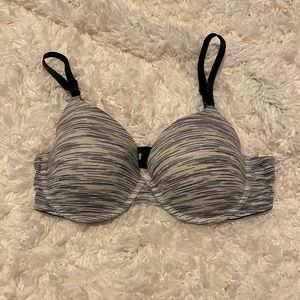 VS Pink Wear Everywhere T-Shirt Bra